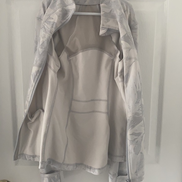 Lululemon define jacket - Picture 3 of 4